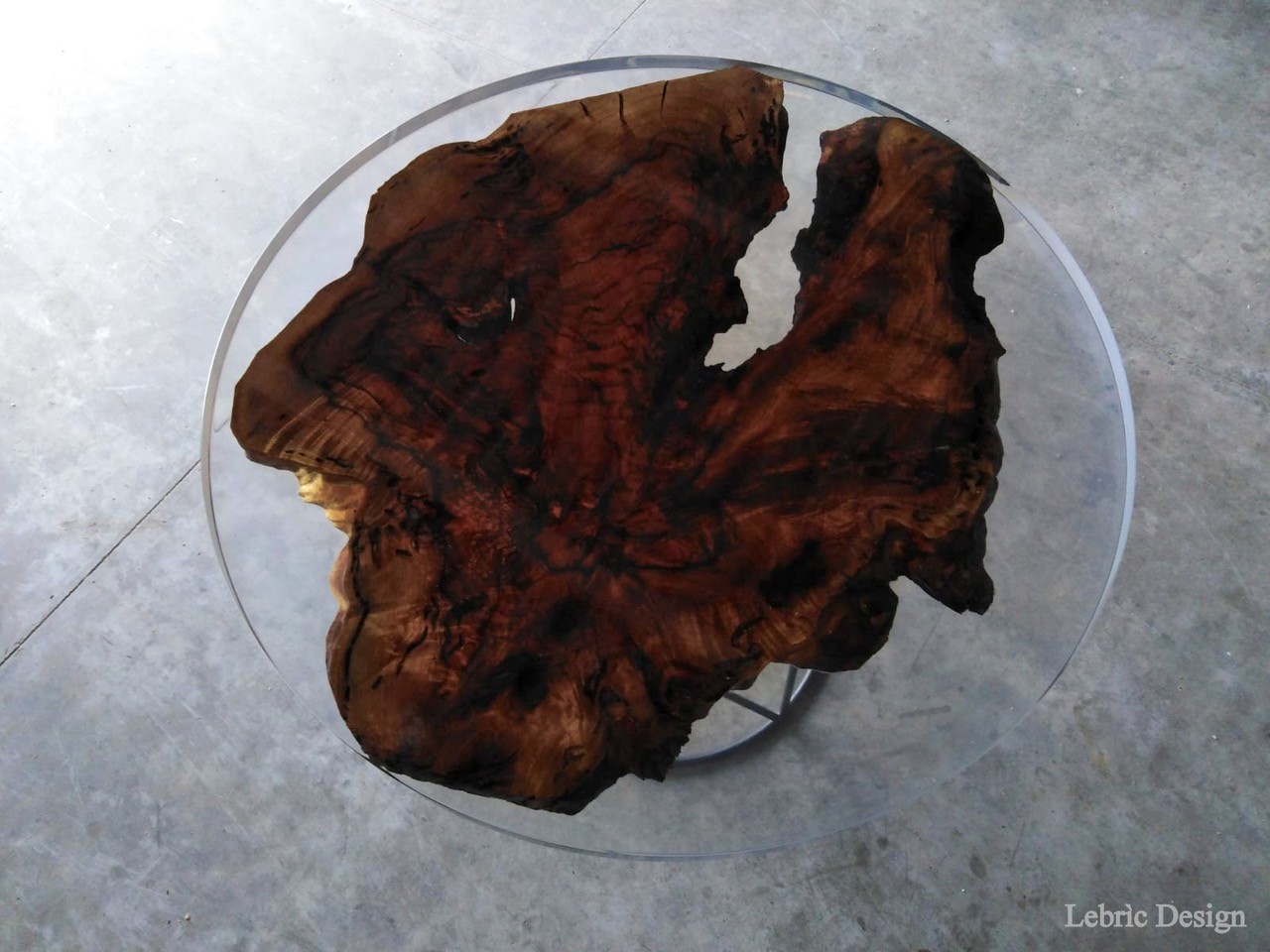 Tavolo di design in legno e resina - Luna