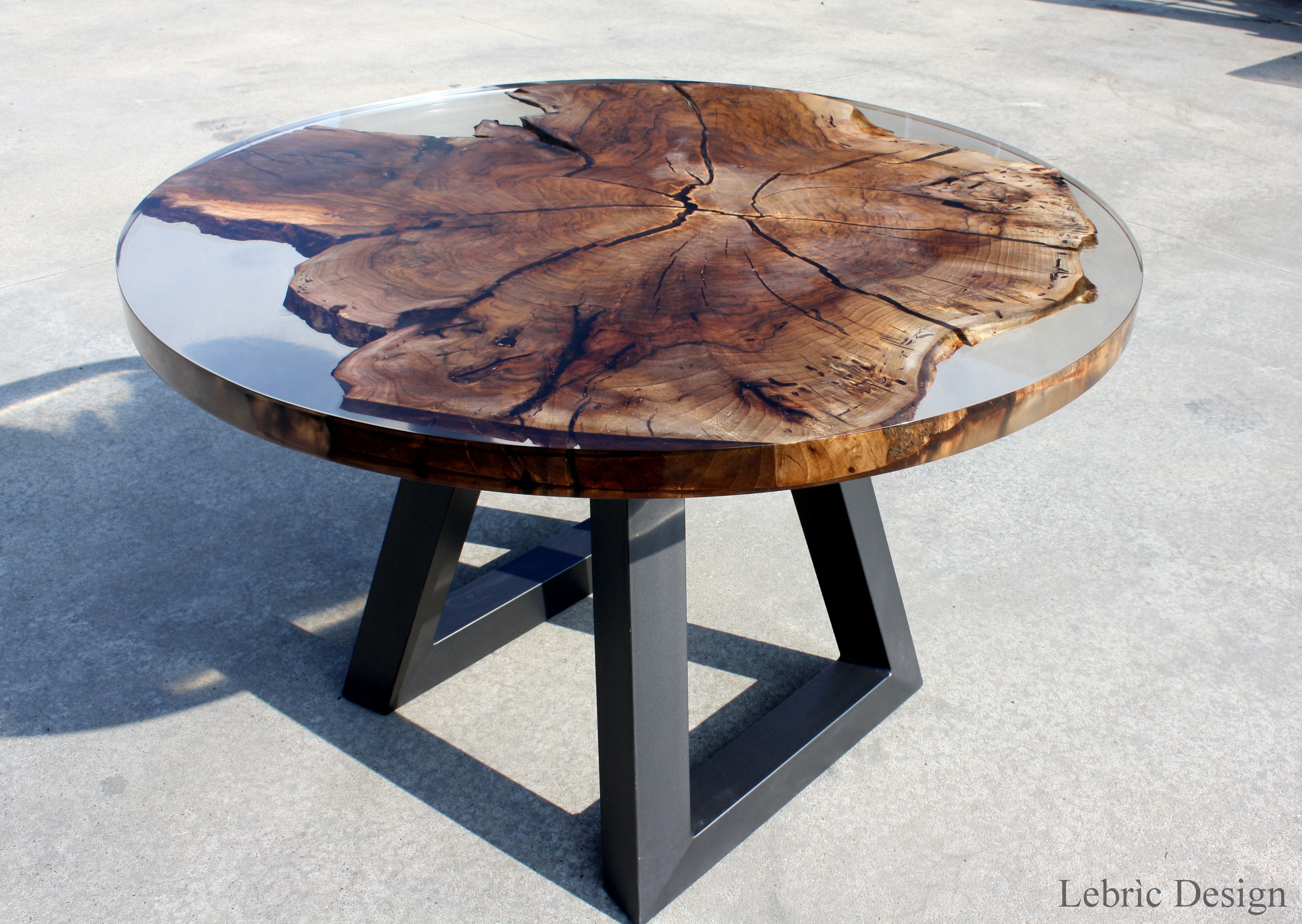 Tavolo di design in legno e resina - Luna