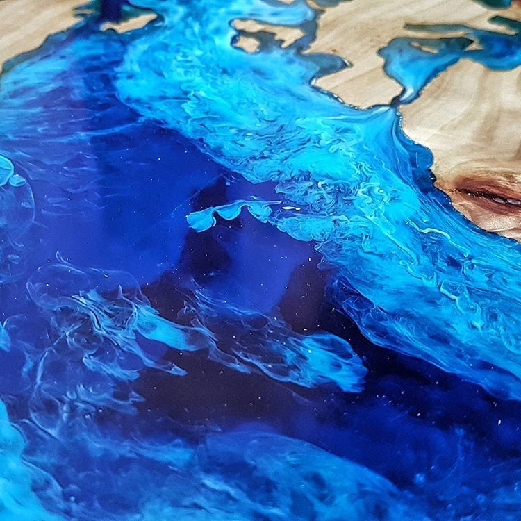 Tavolo in legno e vetro - Terra