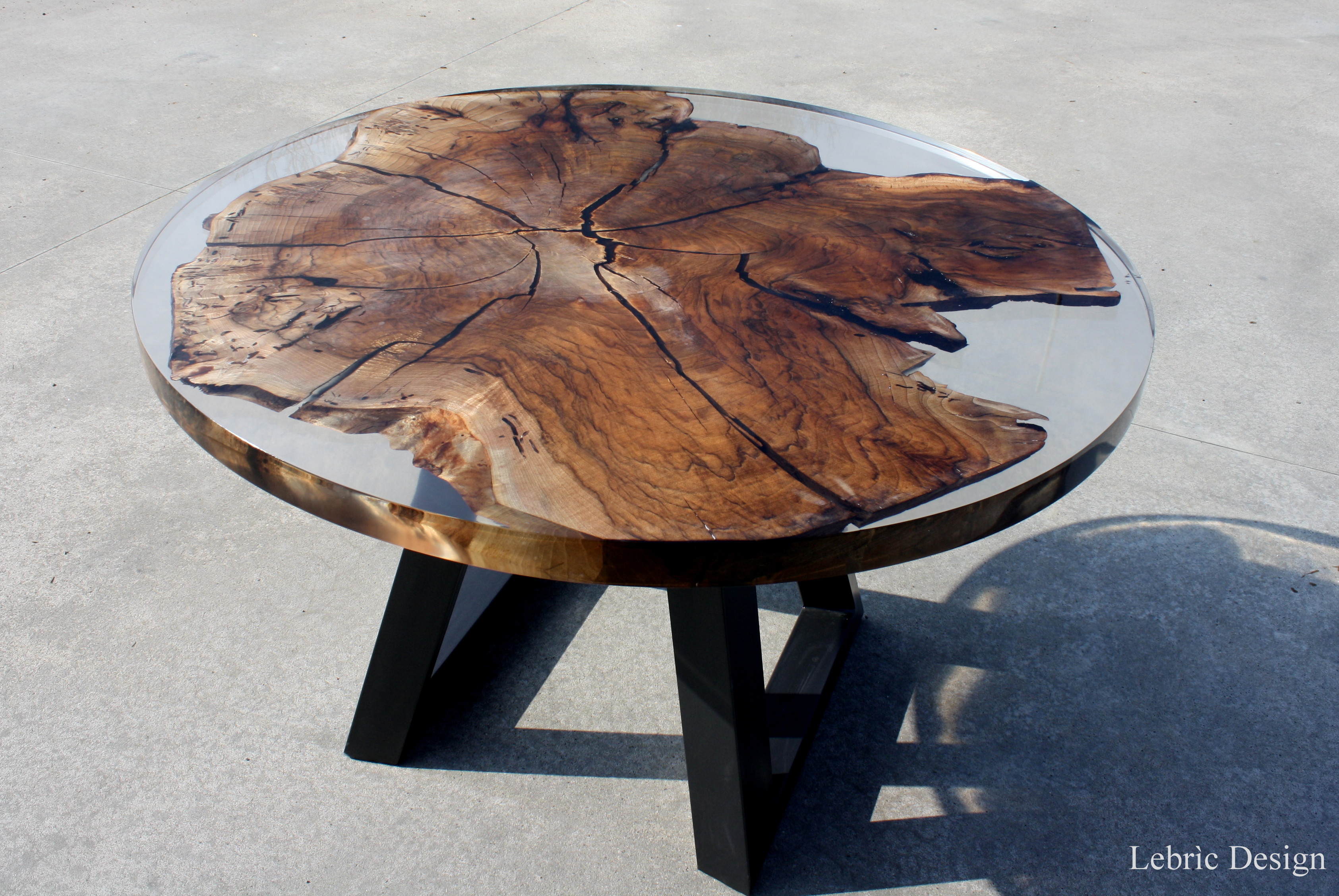 Tavolo di design in legno e resina - Luna