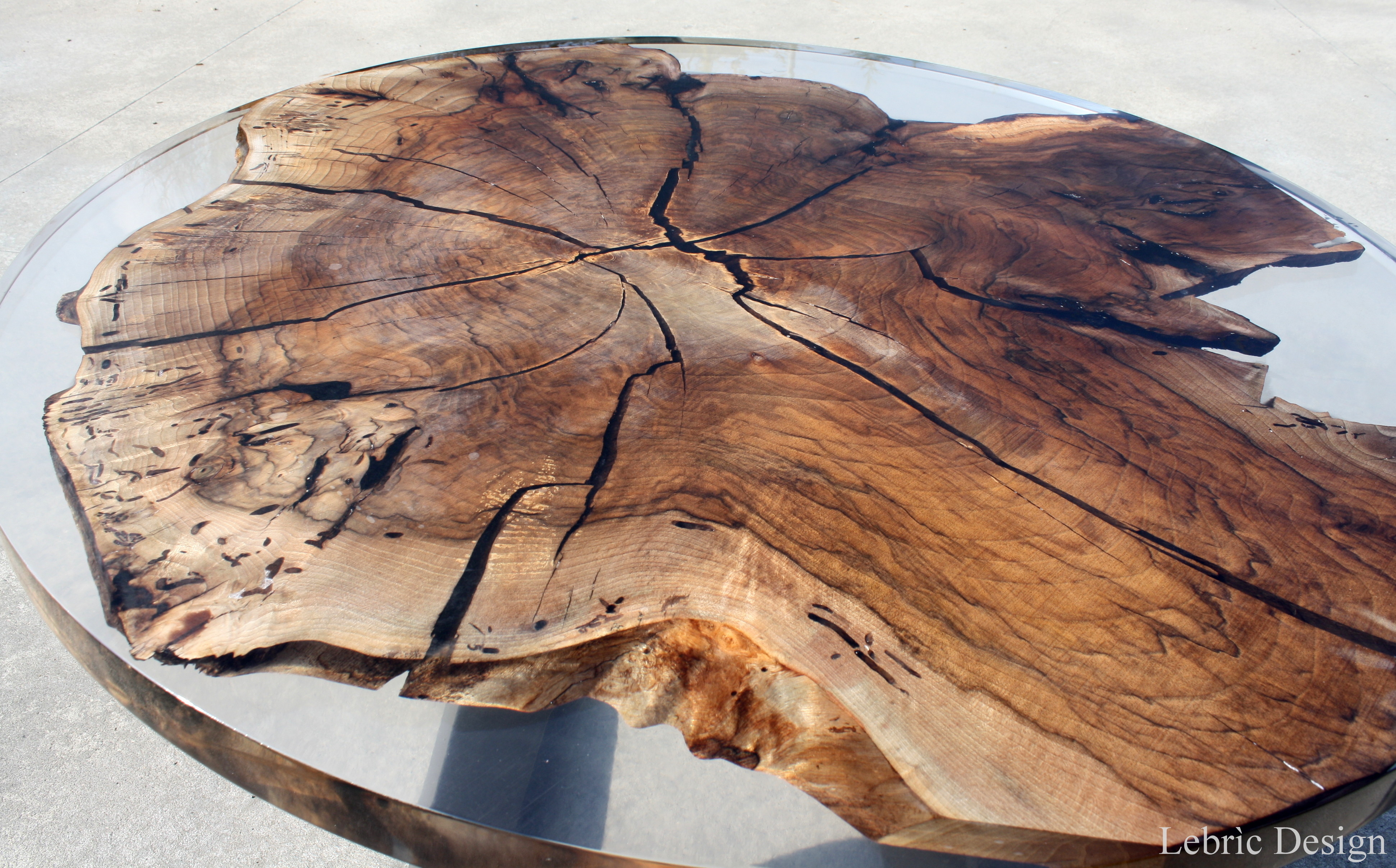 Tavolo di design in legno e resina - Luna